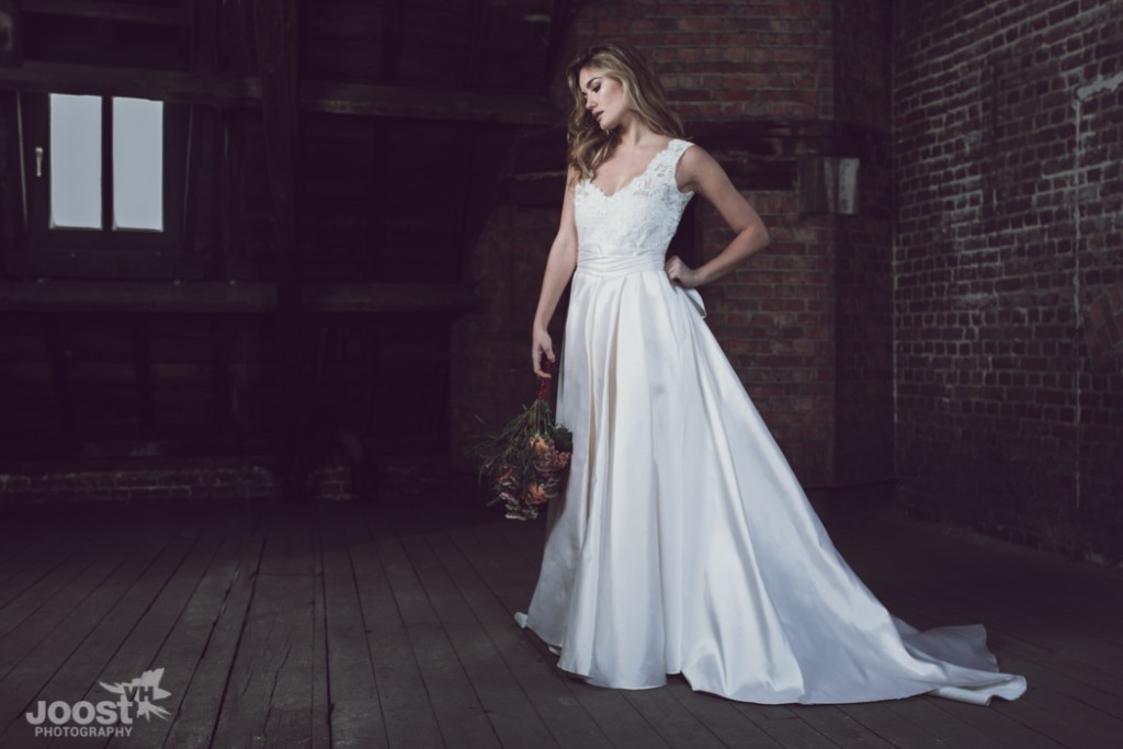 wedding dresses by Ayanne - © JoostVH Photography